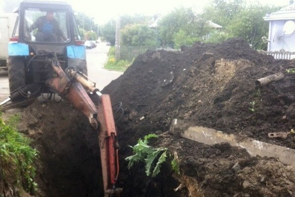 ЛІКВІДАЦІЯ ПОРИВУ ПО ВУЛИЦІ ВАТУТІНА