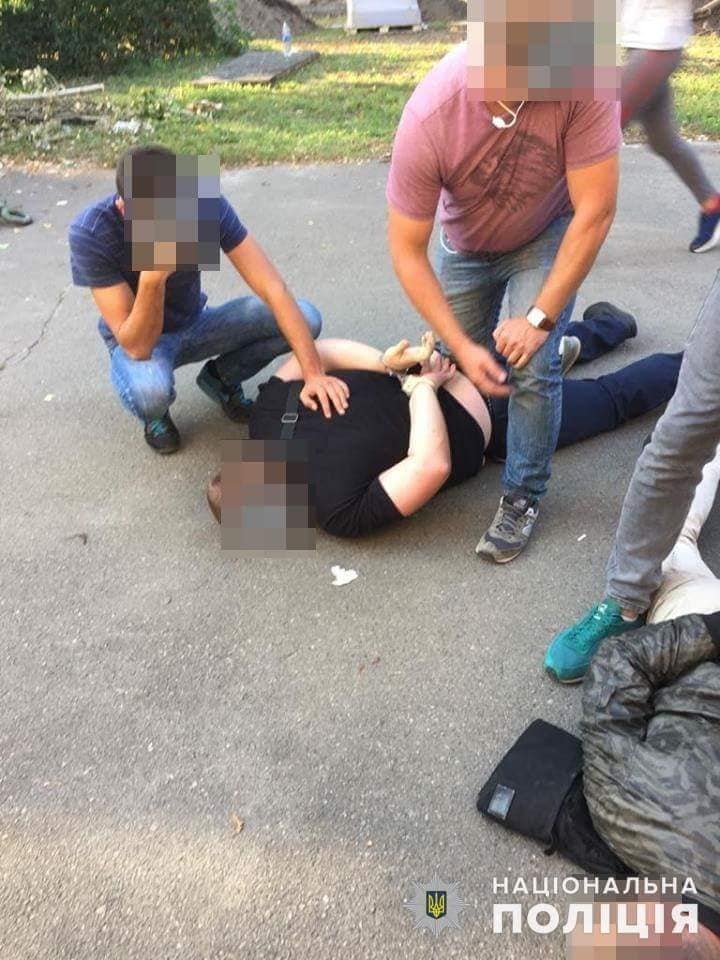 Правоохоронці з Василькова  затримали чоловіка за збут зброї і боєприпасів