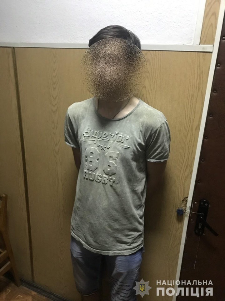 Поліцейські затримали двох жителів Василькова, які збували наркотики