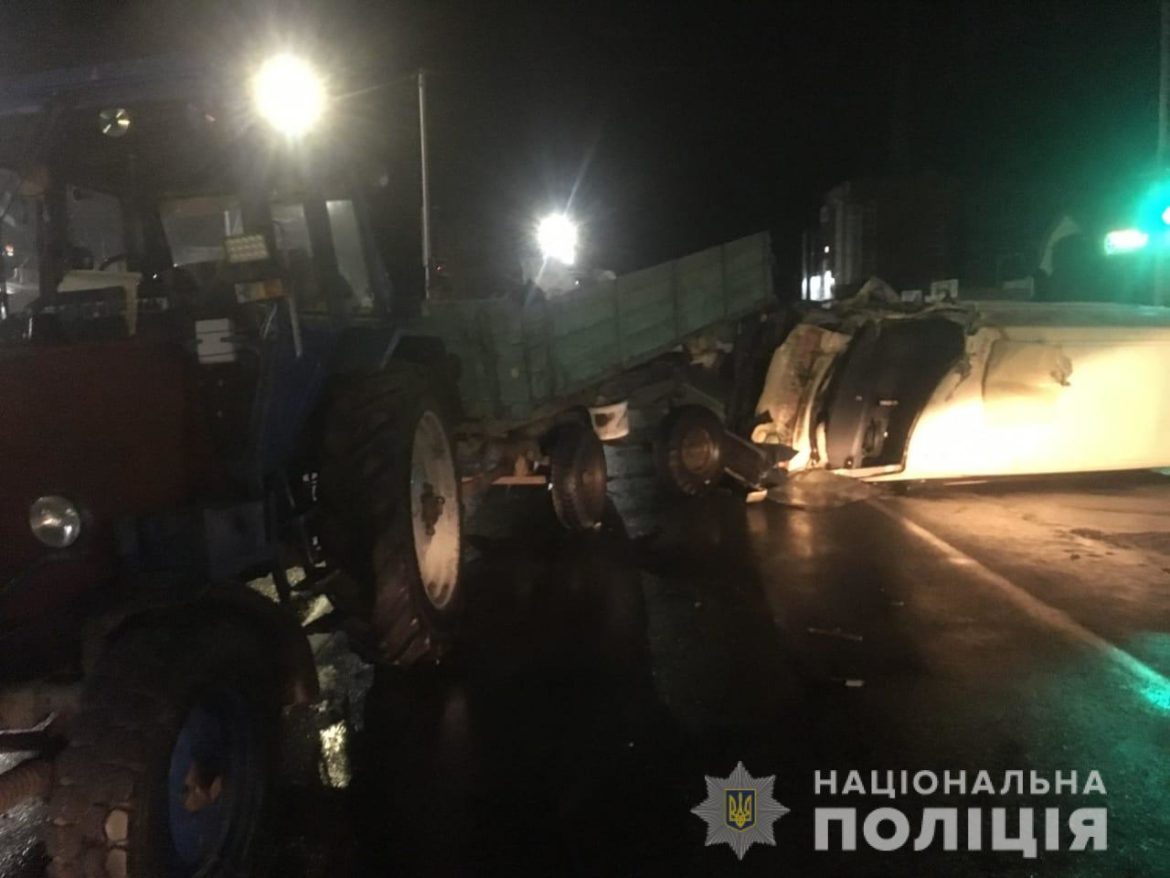 ДТП у Василькові за участі трактора і мінівена