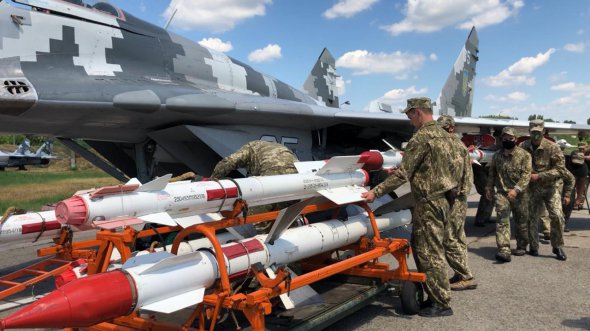 Васильковские истребители показали в действии