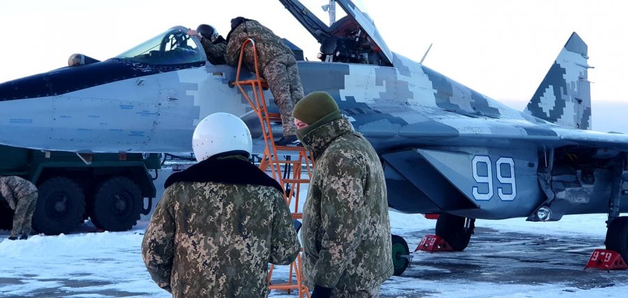 Майстерність льотчика відточується в польоті