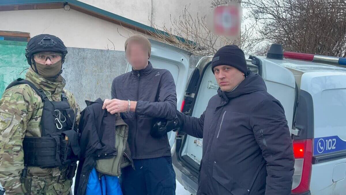 На Васильківщині затримали юриста який вкрав 110 тисяч гривень у сільської ради (Відео)