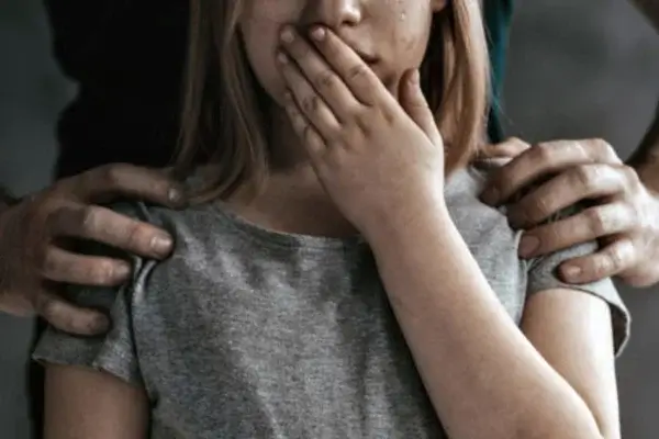 В Василькові затримали чоловіка, який розбещував 15-річну дівчинку