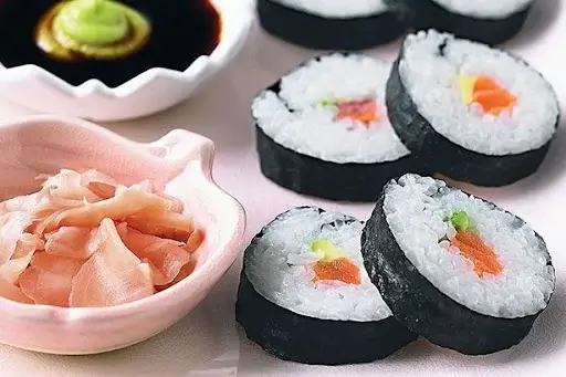 Как узнать о последних новинках в меню ресторана Sushi Master с доставкой суши в Одессе