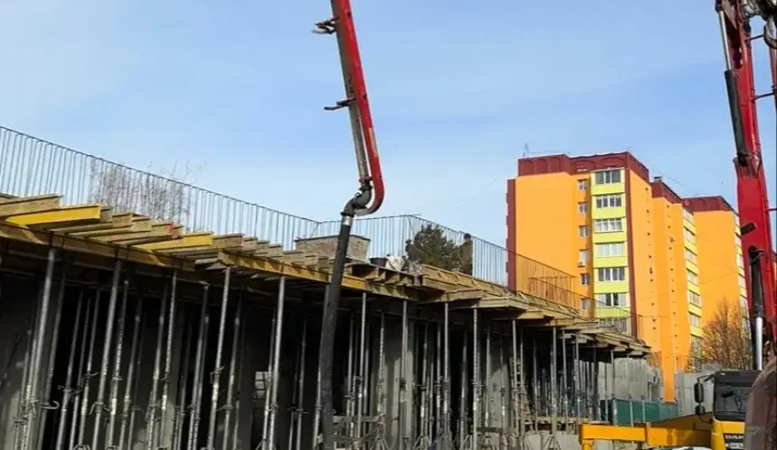 В Василькові відновили будівництво дев'ятиповерхівки на місці зруйнованого будинку