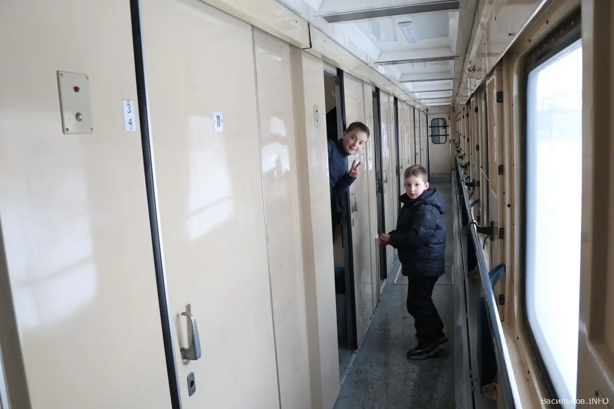До міста Васильків прибули два «Вагони незламності» від Укрзалізниці