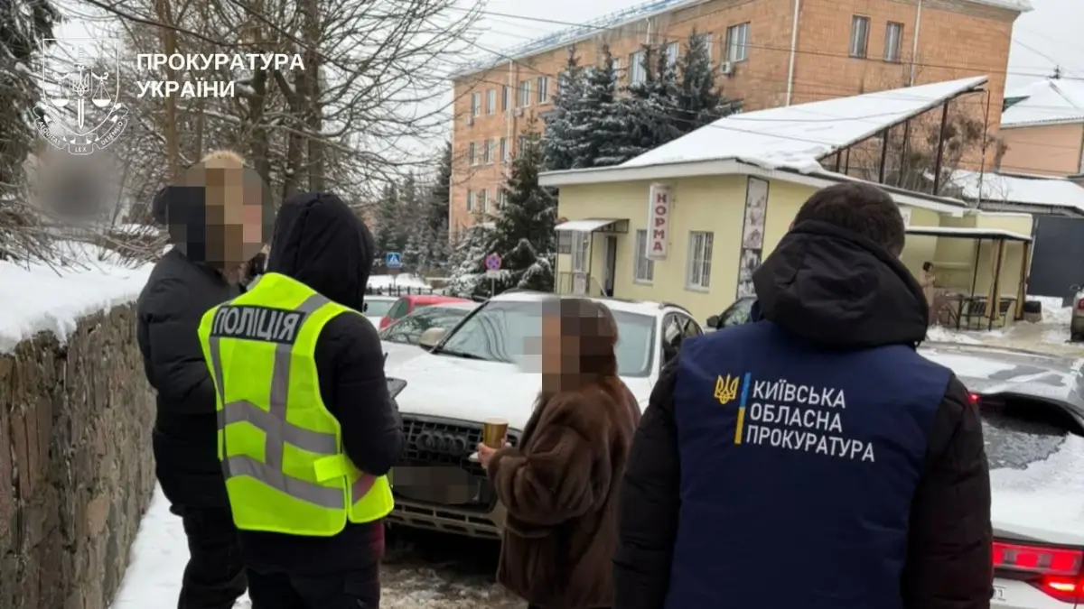 Посадовця міськради Василькова підозрюють у вимаганні $5 тисяч за дозвіл на тимчасову споруду?